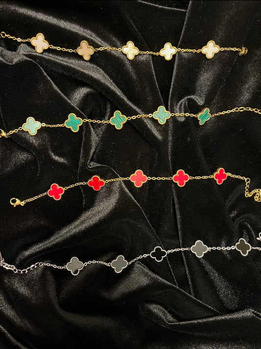 Clover Shaped Chain Bracelet